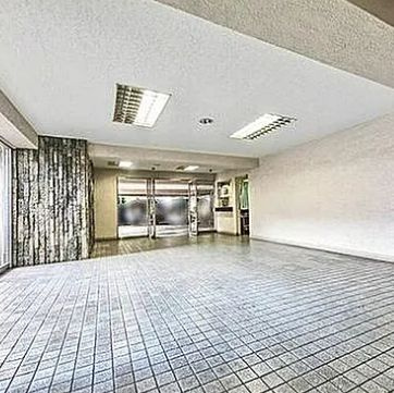 【ロビー】 | ヴィラロイヤル町屋 | 清潔なロビーです