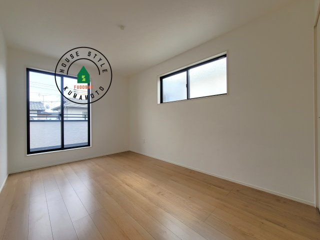 菊池郡菊陽町大字原水第5-5棟(1号棟)の内観：施工例|柔らかい陽光が差し込む明るいお部屋を演出する設計。彩光の取れる窓が気持ちの良いお部屋を創り上げます。