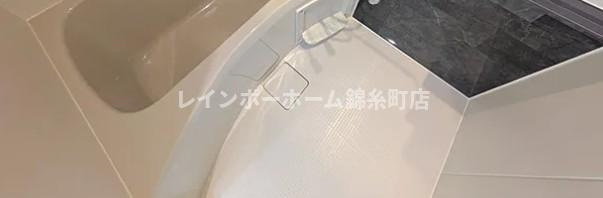 プレミアム梅島駅前の浴室