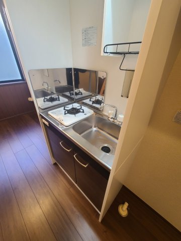 ルームズ中野Bのキッチン