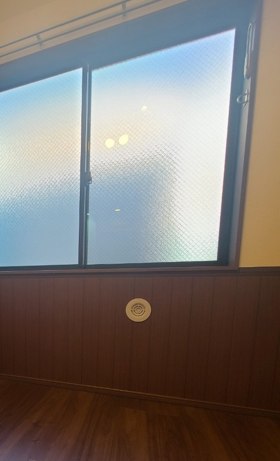 ルームズ中野Bの居間・リビング