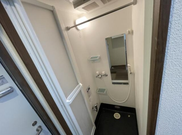 ルームズ中野Bの浴室