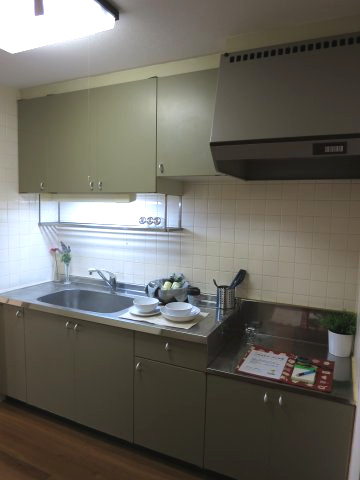 ハイツサンパークのキッチン|収納たっぷりのキッチン