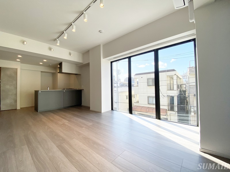 オープンブルーム尾久の居間・リビング|別角度から見たリビングです☆