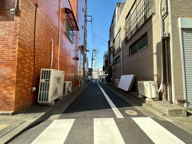 文京区本郷6丁目　中古戸建の前面道路含む現地写真|2026.01.26撮影

現地ご見学希望・資料請求などお気軽にお問い合わせ下さい！
03-5990-5201