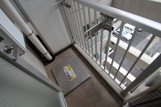 【バルコニー】