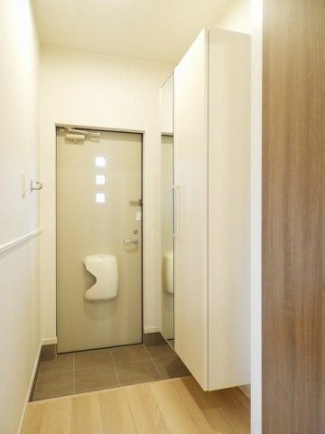 カーサ・グランデ　Ｃの玄関|収納もある玄関です