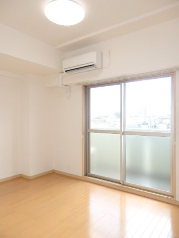 ベルエクセレントの居間・リビング|ゆったり過ごせる居間です