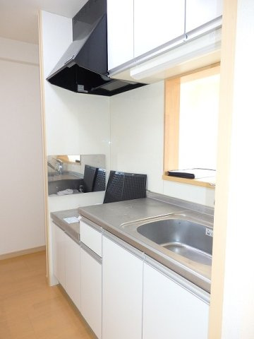 ベルエクセレントのキッチン|コンパクトなキッチンで掃除もラクラク