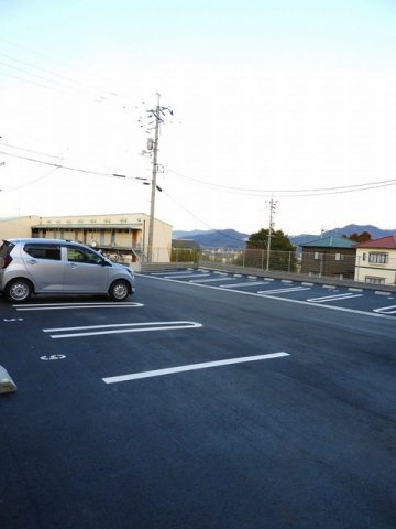 スターマイン　ランド　Ｂの駐車場|駐車場があります