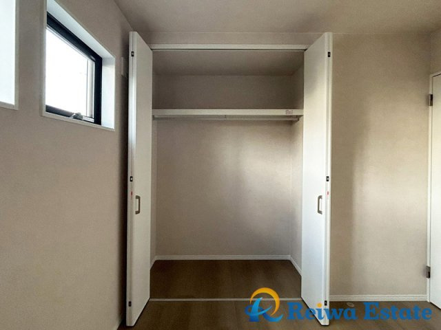 新築戸建　茅ヶ崎市西久保の収納|かさばる上着もすっきりと収納できます。