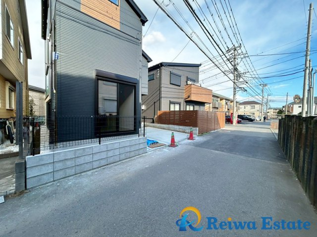 新築戸建　茅ヶ崎市西久保の前面道路含む現地写真