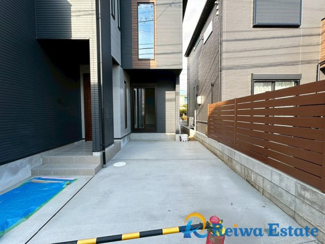 新築戸建　茅ヶ崎市西久保の駐車場|お車を所有される方に嬉しいカースペース。