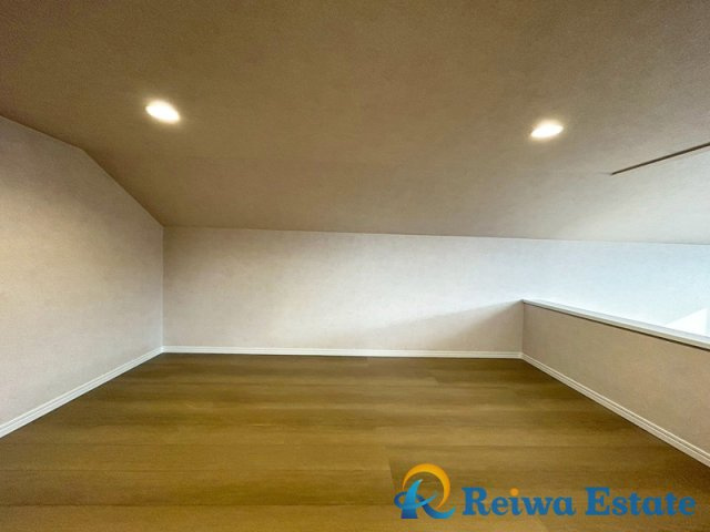 新築戸建　茅ヶ崎市西久保の収納|季節外の洋服や生活家電の収納や、お子様の遊び場としても使える固定階段の小屋裏収納☆彡