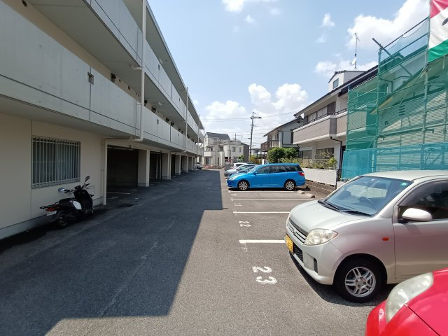 アルフエイムの駐車場