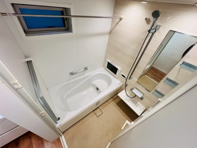 【浴室】 | 中野区中野１丁目　中古戸建て | ゆったりとくつろげる空間で、心も身体もリフレッシュできる浴室