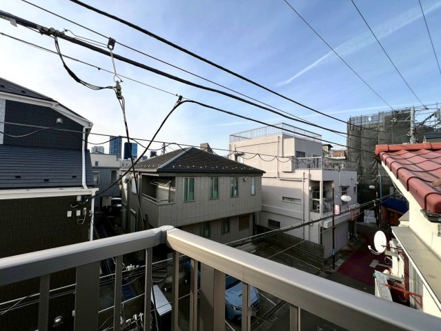 【展望】 | 中野区中野１丁目　中古戸建て | 空の広がりを感じられ、季節の移ろいを楽しめる眺望