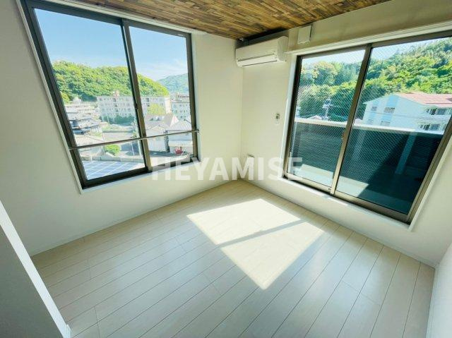 長崎市田中町の一棟アパートの居間・リビング