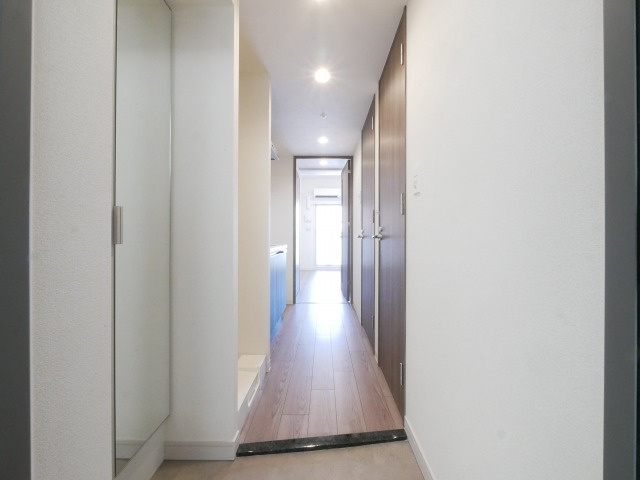 プレサンス桜川グロワールの玄関