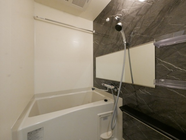 プレサンス桜川グロワールの浴室