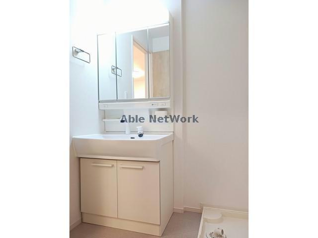 スパーブの洗面所|シャワー付き独立洗面台