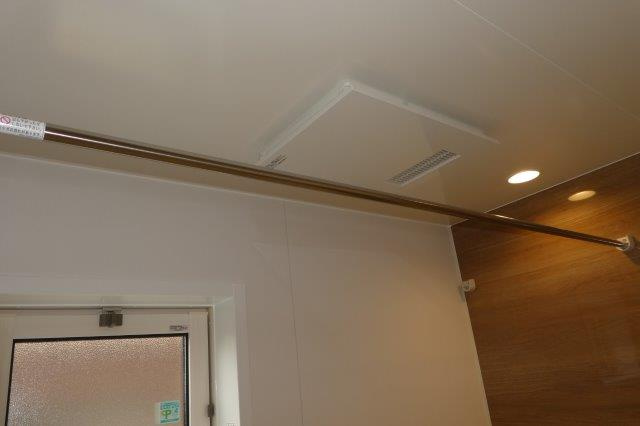 アリオン上東の浴室|浴室乾燥機・窓