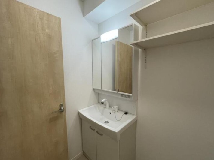 MOK-TERRACE TR-Ohanajayaの独立洗面台|※同施工参考写真となります。