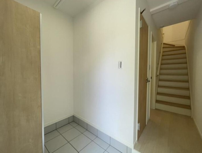 MOK-TERRACE TR-Ohanajayaの玄関|※同施工参考写真となります。