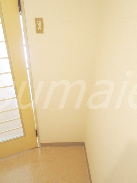 ペアシティ秀華二番館の居間・リビング|冷蔵庫はこちらに置けそうですね☆