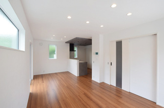 【居間・リビング】 | 新潟市東区船江町1丁目  C棟 | 16.4帖LDK