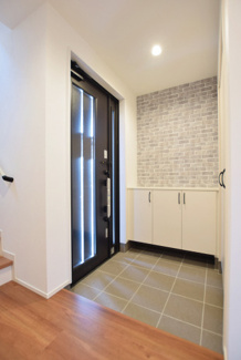 【玄関】 | 新潟市東区船江町1丁目  C棟