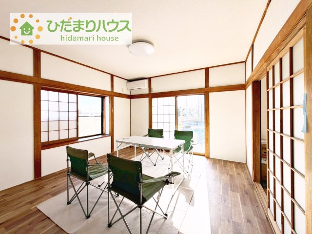 【居間・リビング】 | 下妻市半谷　中古戸建 | お子様が元気に遊べる広々としたリビングです！