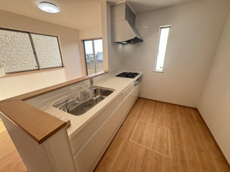 【キッチン】 | 八重瀬町新城Ⅲ（全5棟）ラストC号棟 | C号棟　使いやすいシステムキッチン♪