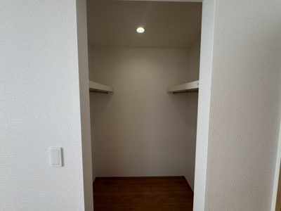 【収納】 | 八重瀬町新城Ⅲ（全5棟）ラストC号棟 | C号棟　洋室7帖＋WIC付き♪