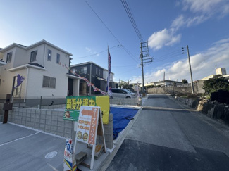 【前面道路含む現地写真】 | 八重瀬町新城Ⅲ（全5棟）ラストC号棟 | ※北東側公道4m♪