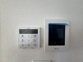 【セキュリティ】 | 八重瀬町新城Ⅲ（全5棟）ラストC号棟 | C号棟　TVモニター付きインターフォン♪ワンタッチ給湯設備♪