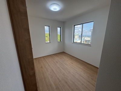 【洋室】 | 八重瀬町新城Ⅲ（全5棟）ラストC号棟 | C号棟　洋室5.75帖＋CL付き♪