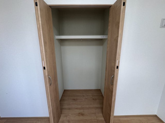 【収納】 | 八重瀬町新城Ⅲ（全5棟）ラストC号棟 | C号棟　洋室5.75帖＋CL付き♪