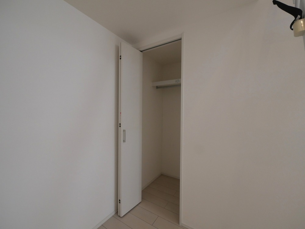 大阪市東成区東今里３丁目のハイツの収納