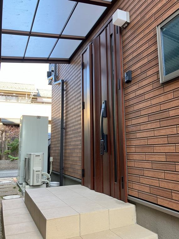 宮松町戸建のエントランス