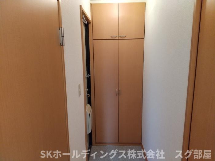 ロイヤルケビンBの玄関