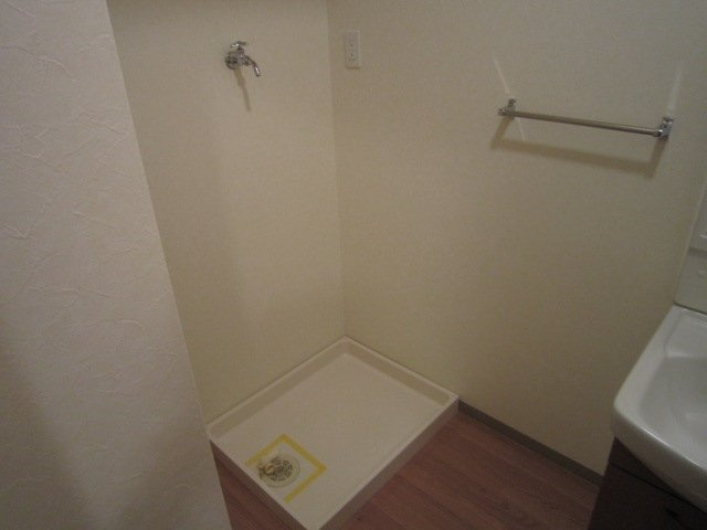 フィールドハイツの収納|洗濯機置場