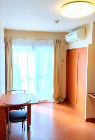 レオパレスラビーネの居間・リビング|リビングです