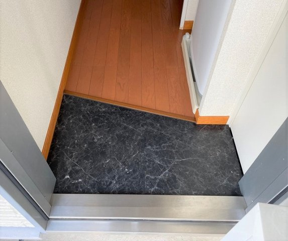 レオパレスオークトゥリーズの玄関|きれいな玄関です