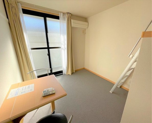 レオパレスミワノ　パークの居間・リビング|居間です