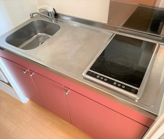 レオパレスミワノ　パークのキッチン|お料理しやすいキッチンです