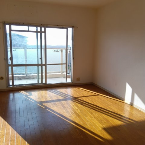 西神中央ウエステージ壱番館の居間・リビング