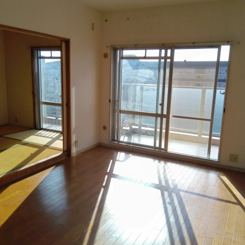 西神中央ウエステージ壱番館の居間・リビング