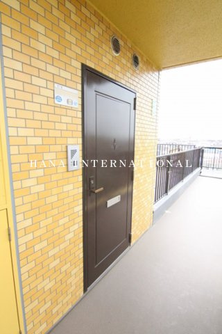 秋本ビルディングの玄関|現況優先です