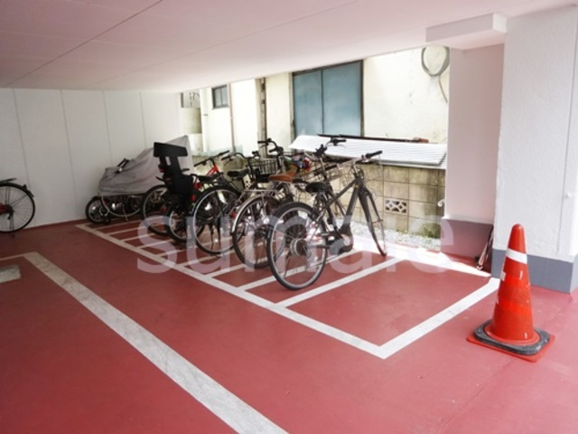 メゾンＮＥＡの駐車場